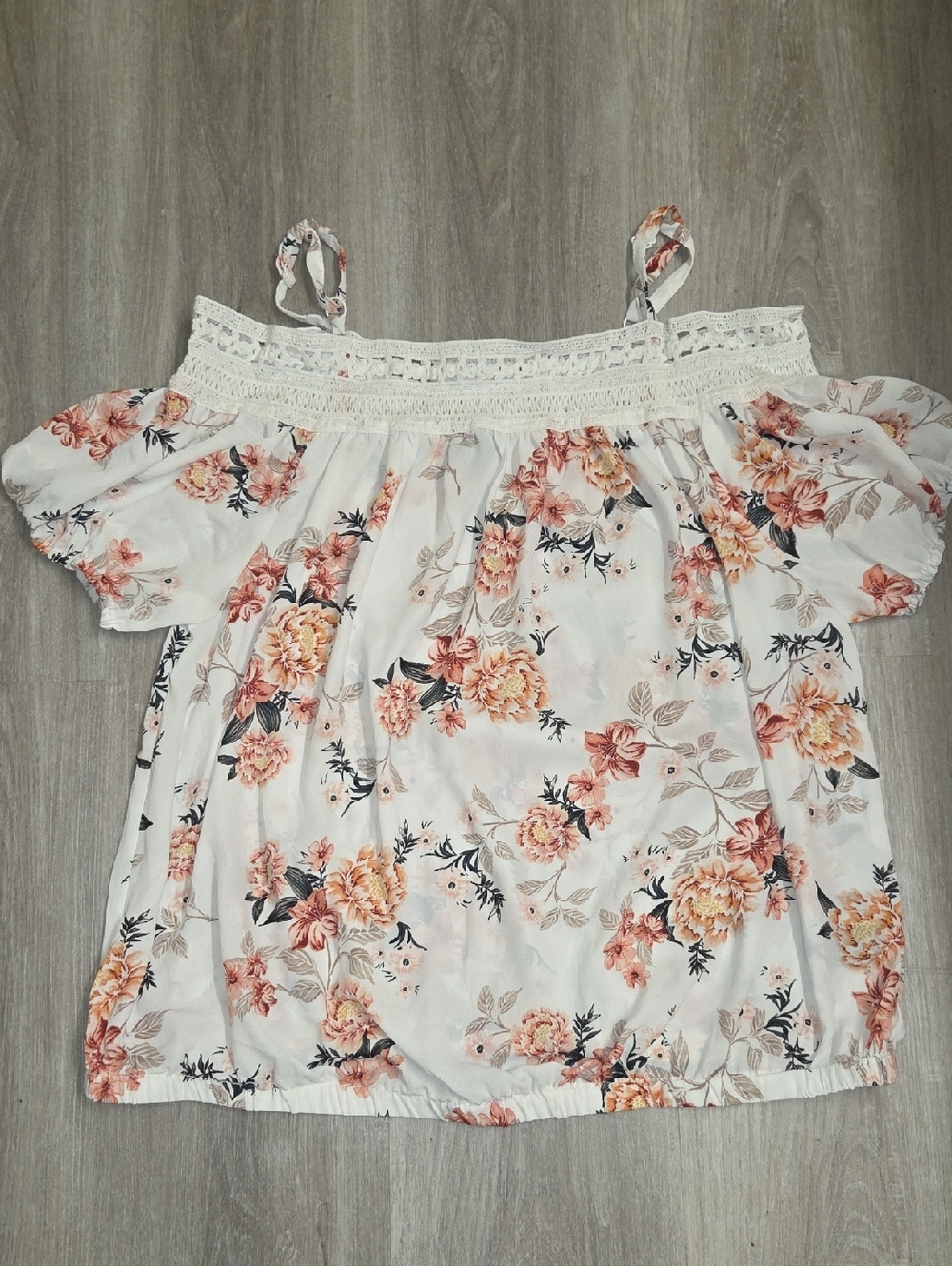 torrid White Floral Off-Shoulder Camisole with Peach Blooms